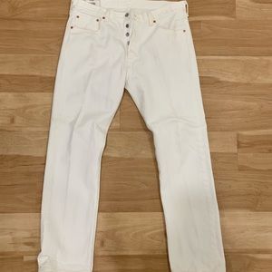 White Levi’s 501s